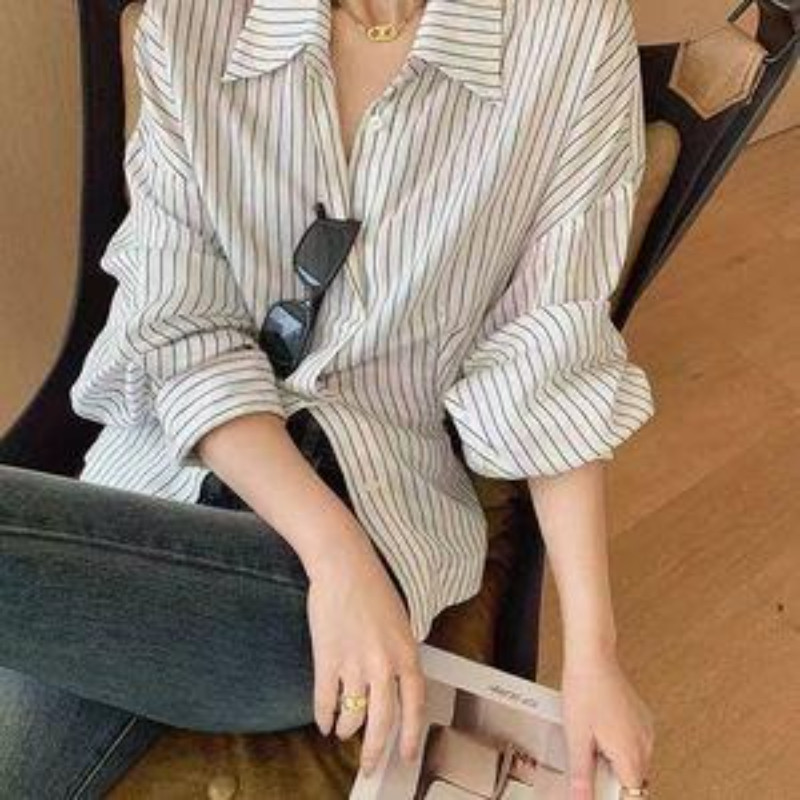 Dahong W552 เสื้อเชิ้ตแขนยาว ลายริ้ว ลายทาง  เหมาะกับซัมเมอร์สุดๆ สไตล์เกาหลี  ดีไซน์สวย
