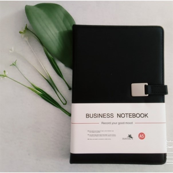 สมุดหนัง A5 พร้อมปุ่ม 5725 (หนังสือ)