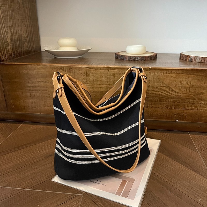 Girls Casual Tote Bag ความจุขนาดใหญ่ Commuter Messenger Bag