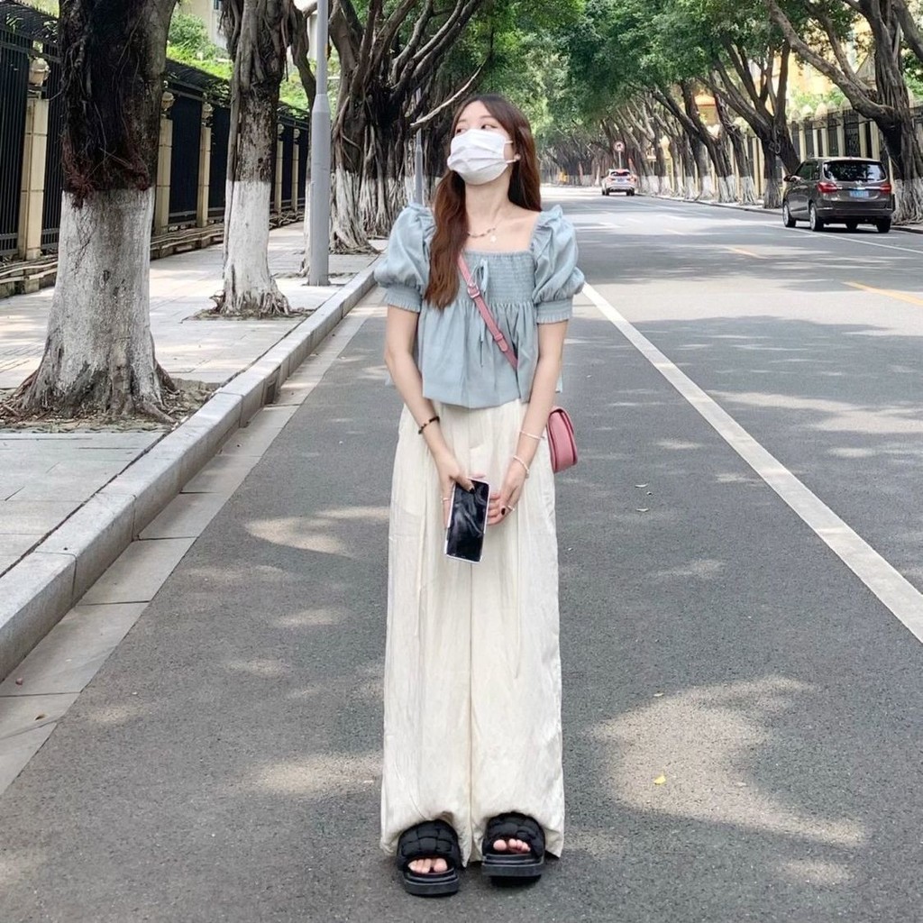 ชุดสูทหวานผู้หญิงฤดูร้อนสไตล์ใหม่สแควร์คอพัฟแขนเสื้อเอวสูง ผอมลง ดูหลวมสบายๆกางเกงขากว้างชุดสองชิ้น