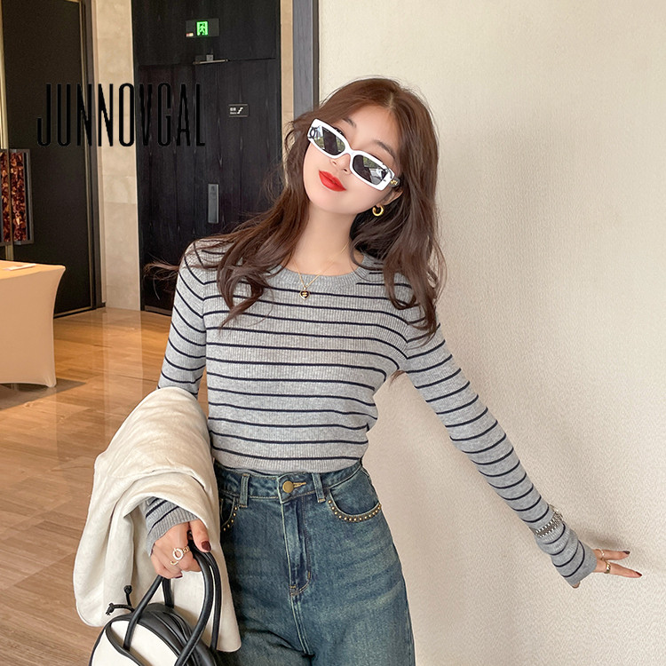 Junnovgal เสื้อยืดผู้หญิง Slim Fit ลายทาง 2024 แขนยาวสไตล์ใหม่