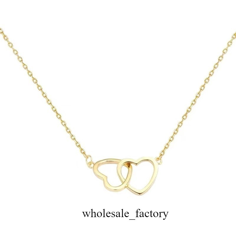 Double Heart Hollow Design 18k Gold Platedสร้อยคอผู้หญิงเกาหลีMinimalist All-Matchไทเทเนียมเหล็กClavicle Chainของขวัญที่ดีที่สุดสําหรับสาว  ของขวัญ