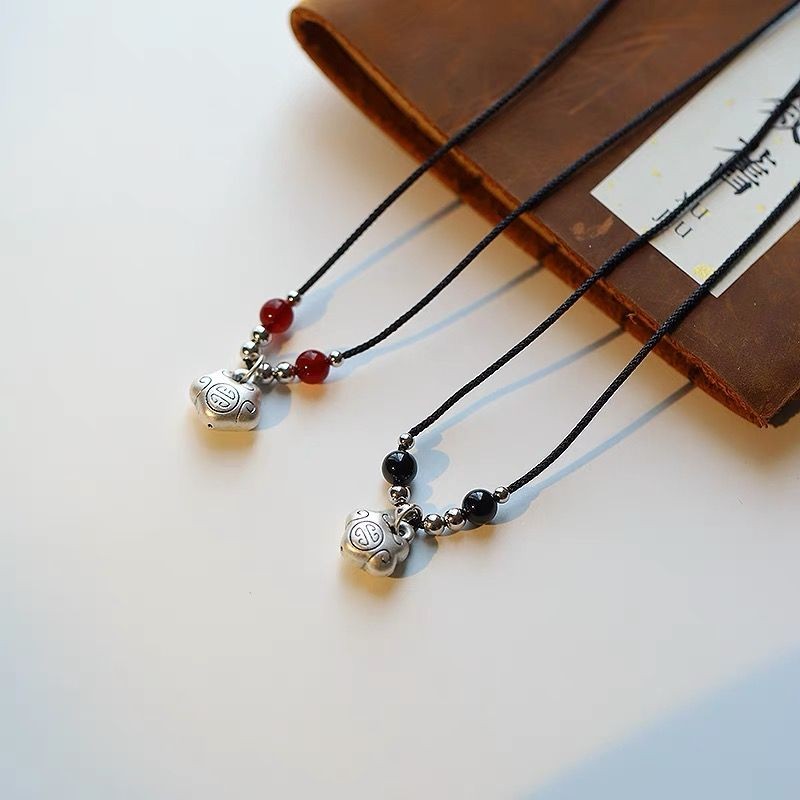 [Fengshengshui Hall] Ruyi สร้อยคอจี้ปลอดภัยหัวเข็มขัดจี้หรูหรา Niche Clavicle Chain ผู้ชายผู้หญิง High-End Sense ส่งแฟนแฟนของขวัญ