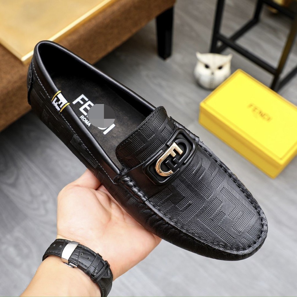 Fendi รองเท้าผู้ชาย Peas หนังแท้ Slip-On Lazy Mens Business Casual Soft-Soled รองเท้าหนัง