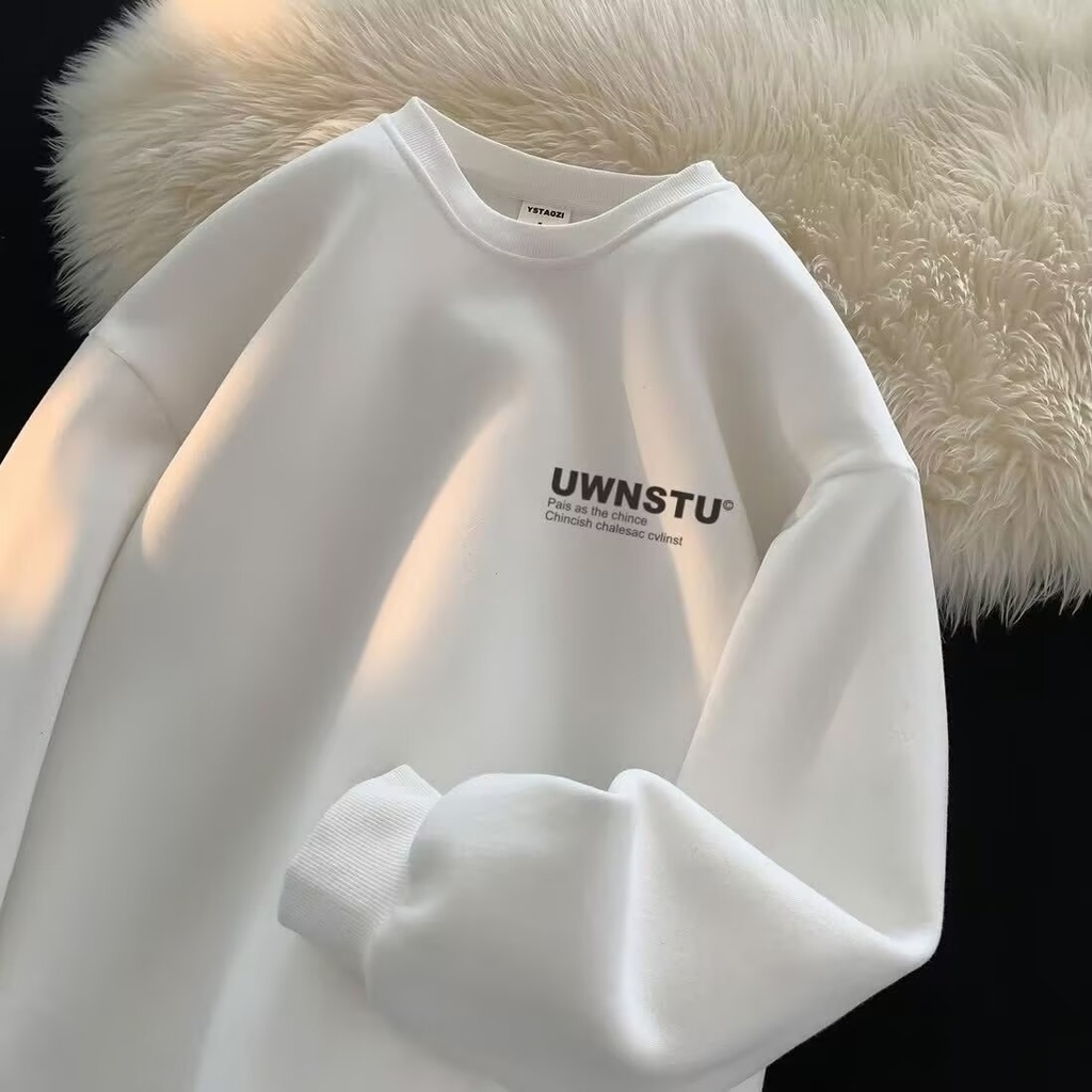 เสื้อสเวตเตอร์คอกลมสําหรับผู้ชายพร้อมกํามะหยี่หนาเสื้อแขนยาวทรงหลวมและอเนกประสงค์