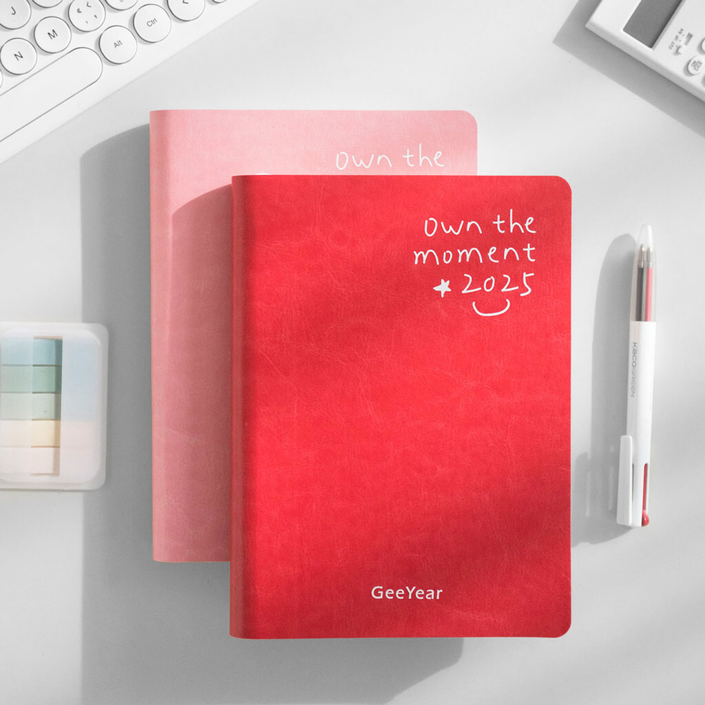 ส่วนลดเวลาจํากัด2025Schedule Book Set ปีใหม่สีแดง 2 วันต่อ Page365Time Management A5Efficiency Handb
