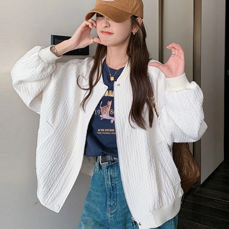 เสื้อแจ็คเก็ตเบสบอลสีขาวสั้น สไตล์แฟชั่นใหม่ จากแบรนด์ xSpring เหมาะสำหรับสวมใส่ในโอกาสต่างๆ