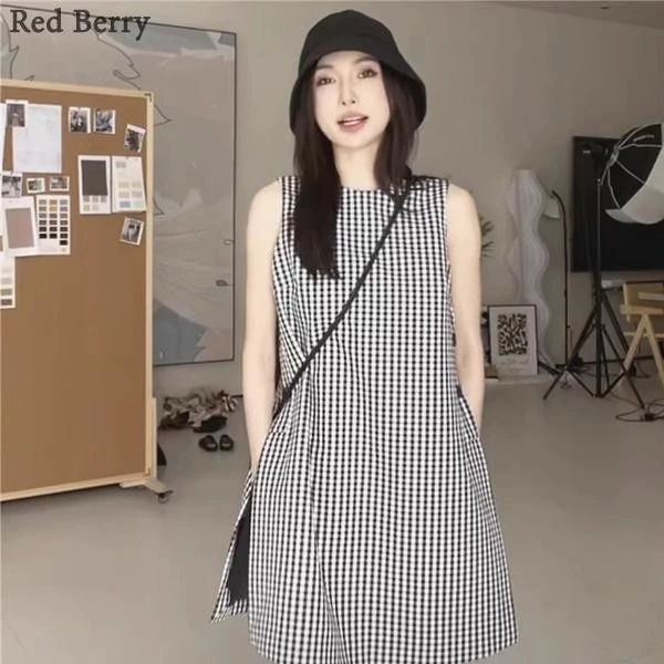 Red Berryชุดเดรสแขนกุดลายสก็อตสไตล์ฝรั่งเศสสำหรับผู้หญิงช่วงฤดูร้อน กระโปรงทรงเอหลวมๆ เข้ารูป99133