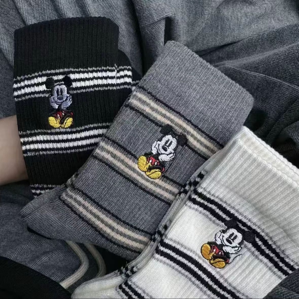 ขายร้อน Mickey Mid-tube อินเทรนด์ฤดูใบไม้ร่วงฤดูหนาวเวอร์ชั่นเกาหลี ins ญี่ปุ่น Retro Contrast สี Stripes Pile ถุงเท้า