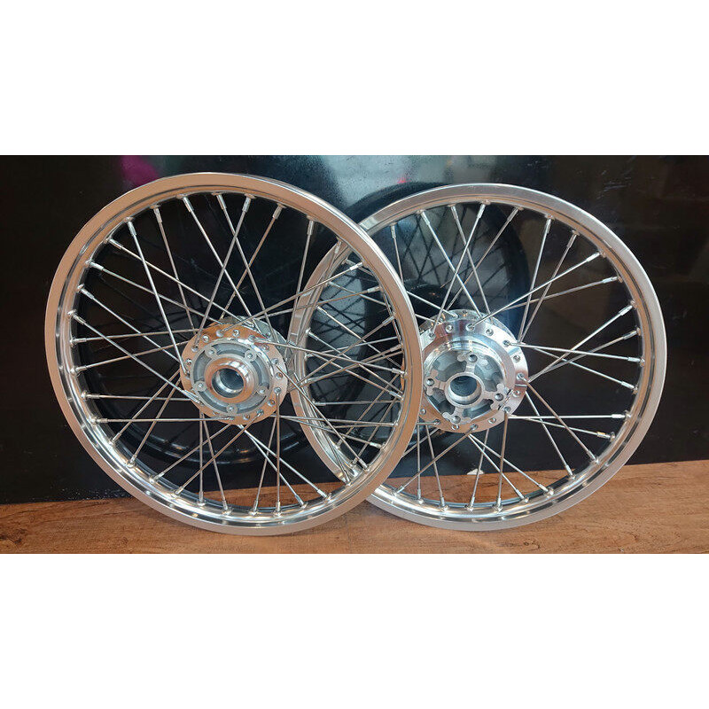 ชุดล้อเงิน ขอบ 1.40x17 ดุมกระจกเงา ใส่ Sonic, Tena-Nova Disc หลัง