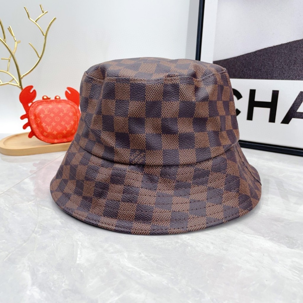 สไตล์ใหม่ LV. Fashion All-Match Leather Bucket Hat