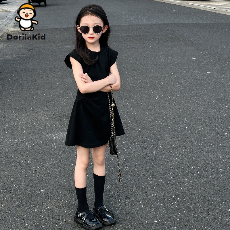 Dorila ชุดเด็กผู้หญิงฤดูร้อนเด็กใหม่ชุดเดรสสีดําขนาดเล็กเด็กผู้หญิงสไตล์ชุดเดรสทรงเอจีบสไตล์สปอร์ต