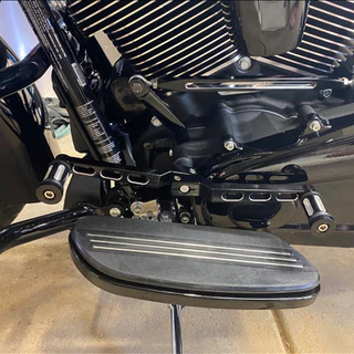 รถจักรยานยนต์ Universal Heel Toe Foot Shifter เกียร์ Peg สําหรับ Harley Sportster Dyna Softail Fatboy V-ROD Touring Street Road Electra Glide