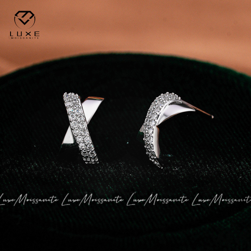 จริง Moissanite Criss Cross Design รอบตัดสีขาว D พร้อม Pave Stud ต่างหู S925 เงินสเตอร์ลิง C1072 การ