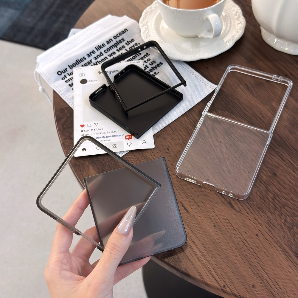 Matte Black ultra thin สําหรับ Samsung Galaxy Z Flip 7 6 5 4 3 7FE โปร่งใสกรณี Hard PC Flip5 Flip6 Flip7FE Clear Slim กลับเคสโทรศัพท์