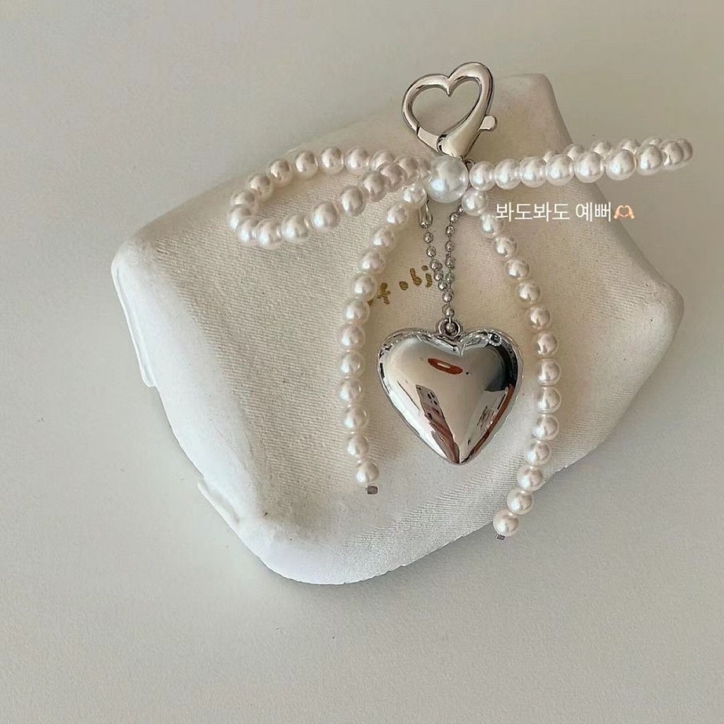 keychain ห้อยกระเป๋า bag charm เกาหลีเก๋ไก๋สไตล์ใหม่หวานมุกโบว์เงินรักจี้รถพวงกุญแจ แอร์พอด จี้โทรศัพท์มือถือ พวงกุญแจห้อยกระเป๋า ร้อยลูกปัด