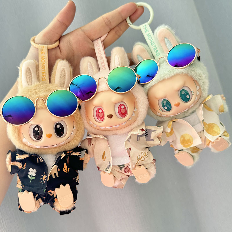 (เฉพาะเสื้อผ้า) ชุดแว่นตาชายหาด labubu หนึ่ง/สองชุดเสื้อผ้าวันหยุด15cm labubu V2อุปกรณ์เสื้อผ้าตุ๊กตาตกแต่งของเล่นตุ๊กตาของขวัญ