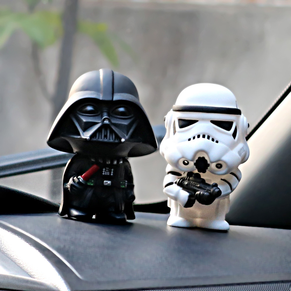 เครื่องประดับรถยนต์ น่ารัก Star Wars Action Figure ตุ๊กตารถยนต์ภายในสีดํา Darth Vader White Stormtroopers ชุดตกแต่งของขวัญ