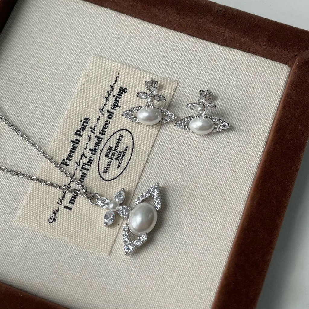 Vivienne Westwood Hollow Oval Pearl ต่างหู S925 เงินสเตอร์ลิง