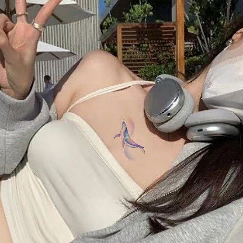 สีฟ้าปลาวาฬลายสักสาวเซ็กซี่เอวสักสติกเกอร์รอยสักกันน้ํายาวนาน7วันสติกเกอร์ผิวชั่วคราวสักปลอม