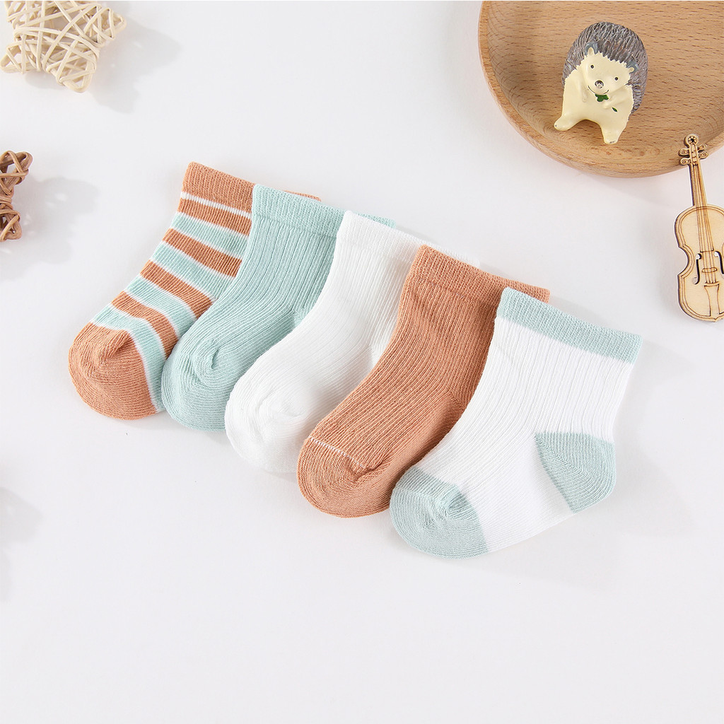 ถุงเท้า Kiddiezoom สำหรับทารกอายุ 0-12 เดือน ผลิตจากผ้าฝ้ายนุ่ม สวมใส่ได้ตลอดปี ออกแบบมาเพื่อความสะดวกสบายและปลอดภัยสำหรับทารกแรกเกิด