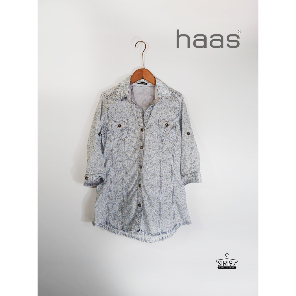 [พร้อมจัดส่ง] เสื้อเชิ้ตผู้หญิง คอปกแขนยาว กระเป๋าหน้า2ข้าง haas ลายดอกไม้ สีฟ้าอ่อน ขาว สภาพ85%