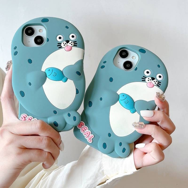 Cute Three-Dimensional Fish Holding Seal Cute Suitable for Iphone15 Apple 14 Phone Case 13 Fun 12 Si