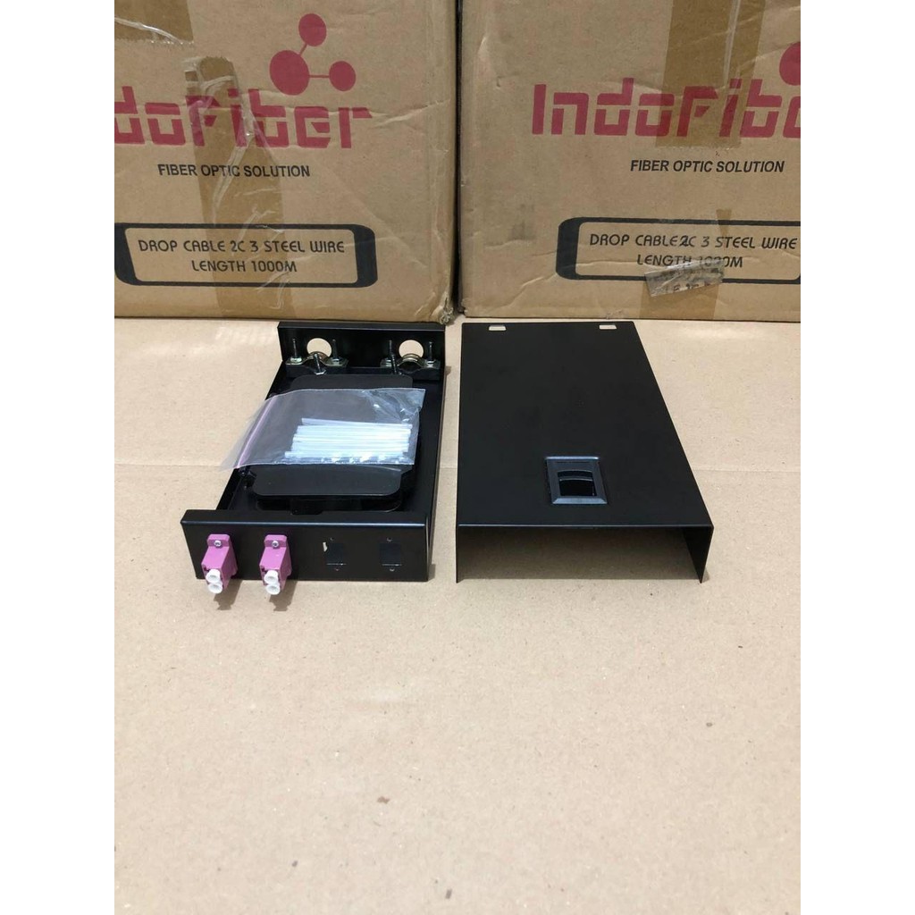 กุหลาบเหล็ก 4 คอร์ LC Multimode OM4 / mini OTB 4 พอร์ต LC OM4