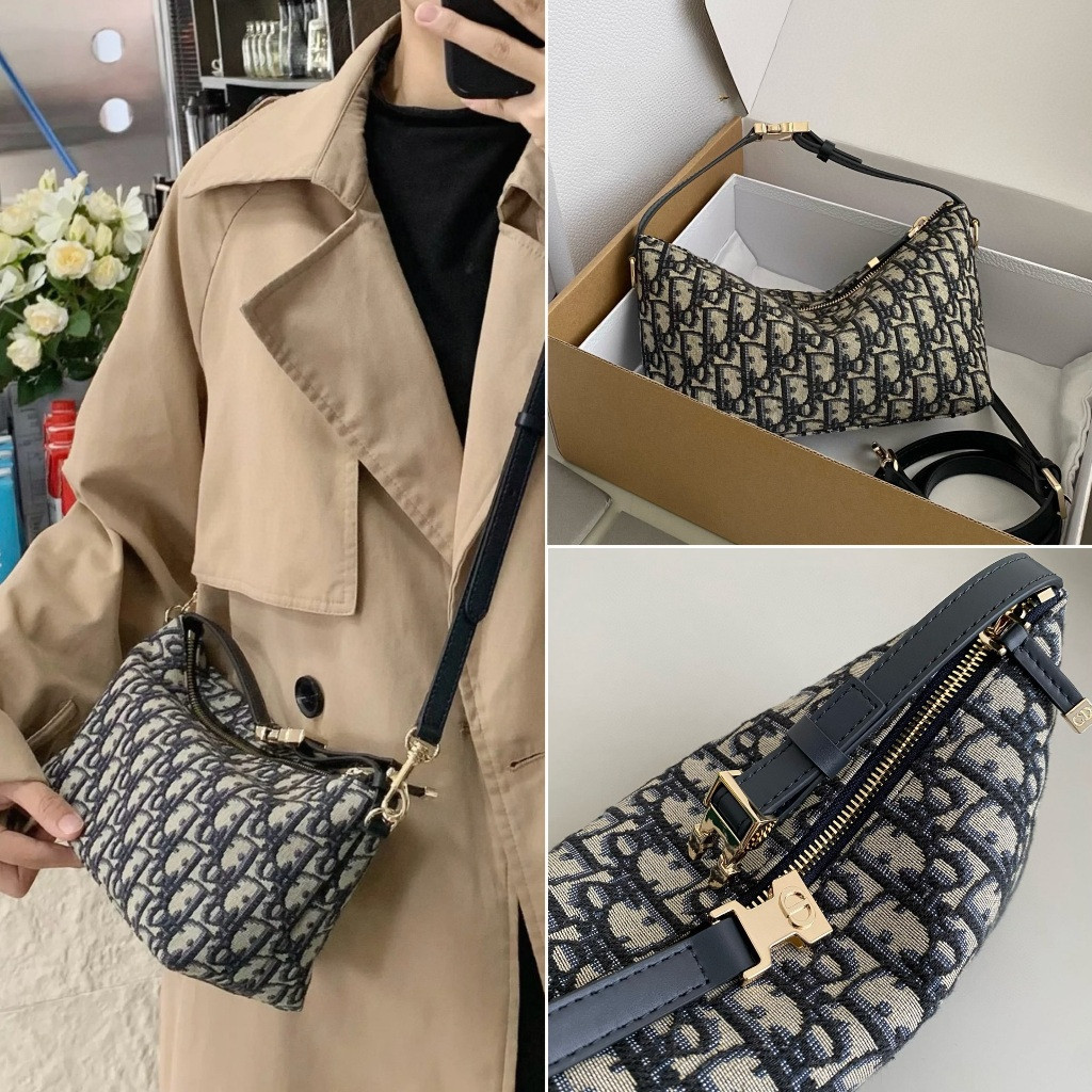 Pre order ราคา6600 D_Brand 6801 กระเป๋าสะพายข้าง กระเป๋าถือ ผ้าผืนเคลือบคลาสสิก Size22*13*9.5cm