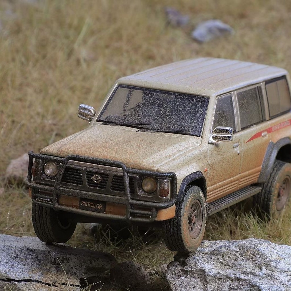 GCD-Shadow Pro 1/64 Nissan Patrol Y60 Muddy Version โมเดลรถ รถของเล่น สําหรับเด็กผู้ชาย ของขวัญวันเก