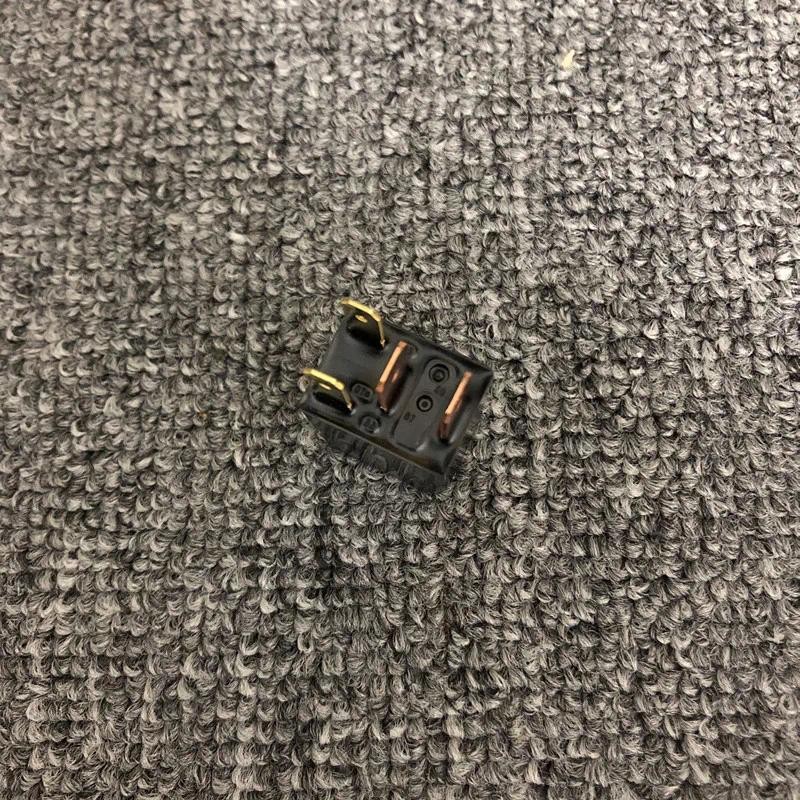 ไฟหน้าพัดลมปั๊มเบนซินรีเลย์ ISO 4P สําหรับ Honda CBR1000RR CBR600R NT700V XL700V NC700 CTX700 CTX130