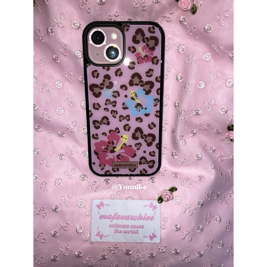 โบว์พิมพ์ลายเสือดาวสีชมพูสไตล์อินเกาหลีขนาดเล็กขี้เล่นและขอบสีดําน่ารักเหมาะสําหรับ ไอโฟน 15 โปรแม็กซ์/14 มือโปร แอปเปิล 13/12/11 เคสโทรศัพท์ป้องก
