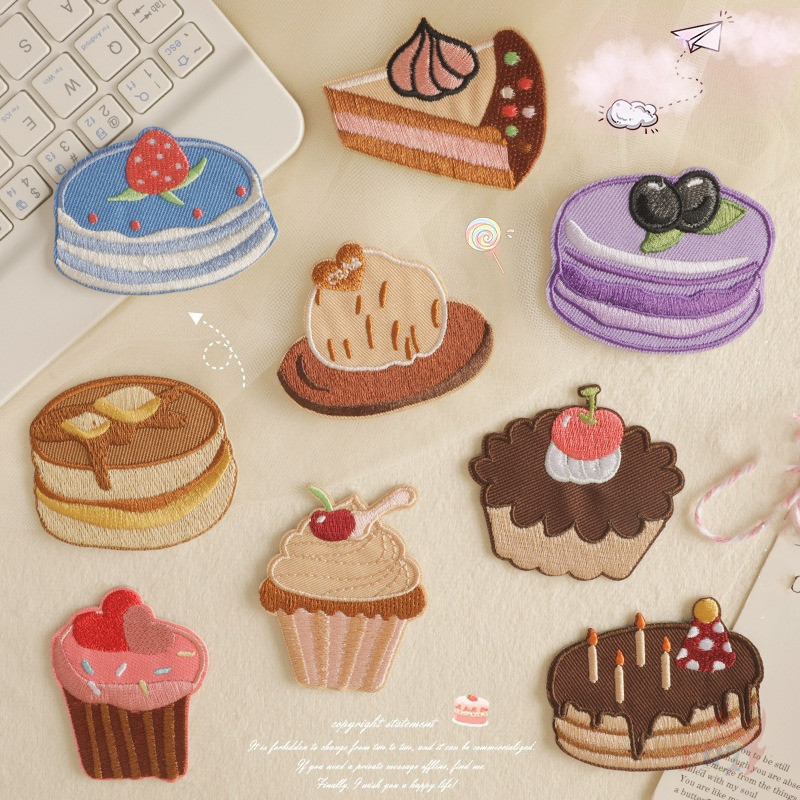 ☸ ขนมหวาน Q-2:แพทช์สติ๊กเกอร์กาวในตัวเค้กวันเกิดหวาน ☸ 1 ชิ้น DIY เหล็กบนเย็บเสื้อผ้ากระเป๋าอุปกรณ์เสริมตกแต่งป้ายแพทช์