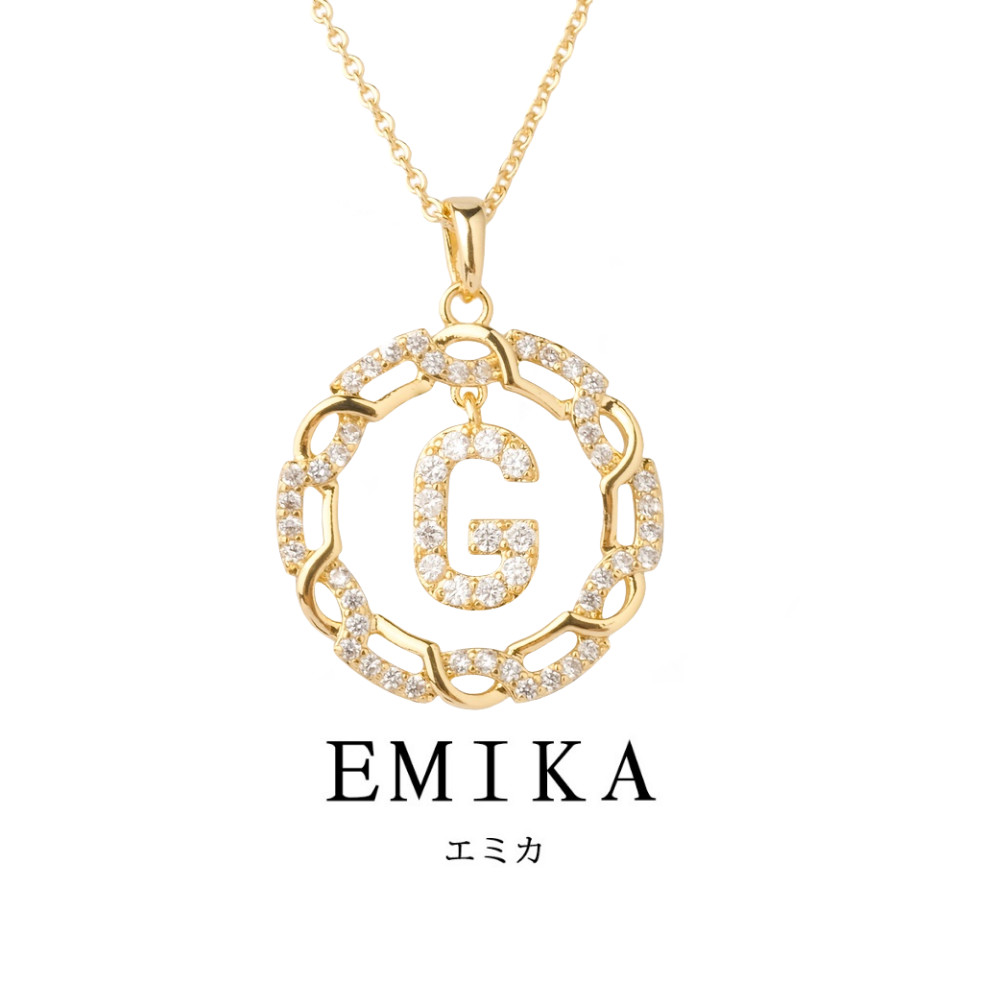 Emika สร้อยคอชื่อย่อ สีทอง A-Z จี้ตัวอักษรแฟชั่นเครื่องประดับสร้อยคอชายหญิงใส่ได้หมด ตัวอักษร G