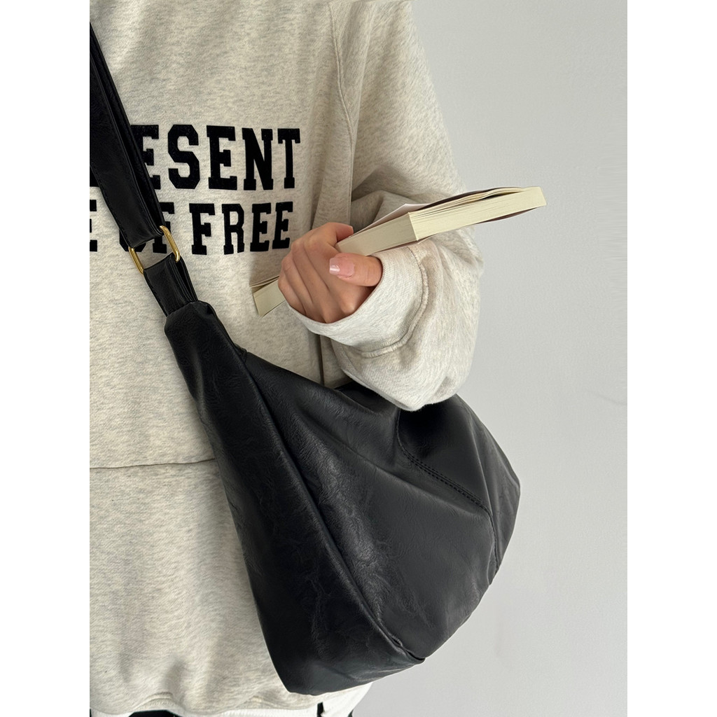 IELGY Retro Tote Bag Preppy Style All-Match ขนาดใหญ่-ความจุ One-Shoulder Commuter Messenger Bag