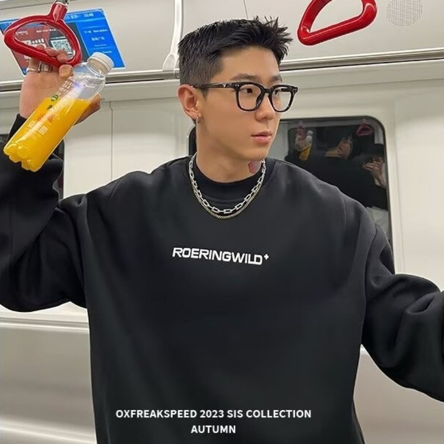 ม-5เอ็กแอล เวอร์ชั่นเกาหลีของฮาราจูกุ อิน ง่ายภาษาอังกฤษพิมพ์รอบคอเสื้อกันหนาวสําหรับผู้ชายแฟชั่นและหลากหลายถนนหลวมรอบคอแขนยาวแจ็คเก็ตส