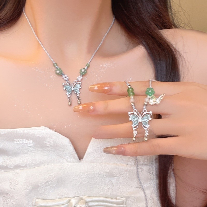 ผู้หญิงใหม่จีนสีเขียวสร้อยคอใหม่ผีเสื้อฤดูใบไม้ร่วง j1hd