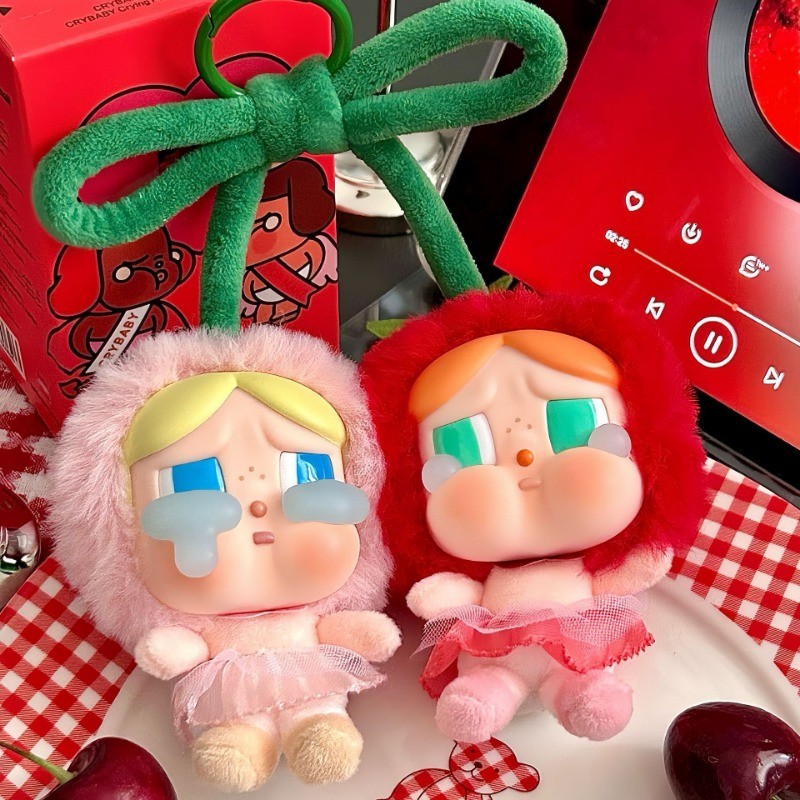 ของแท้ Crybaby Crying สําหรับ Love Series ไวนิลหน้าตุ๊กตาแขวนการ์ดน่ารัก Love You Cherry มากตัวเลขพวงกุญแจจี้ของขวัญ