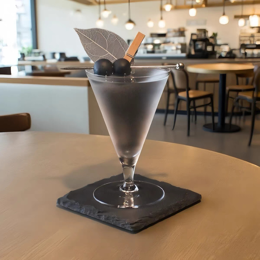 Kimura แก้ว Martini เท้าสั้น แก้วค็อกเทลญี่ปุ่น แก้ว Martini แก้วสามเหลี่ยมสร้างสรรค์ แก้วเครื่องดื่มพิเศษ