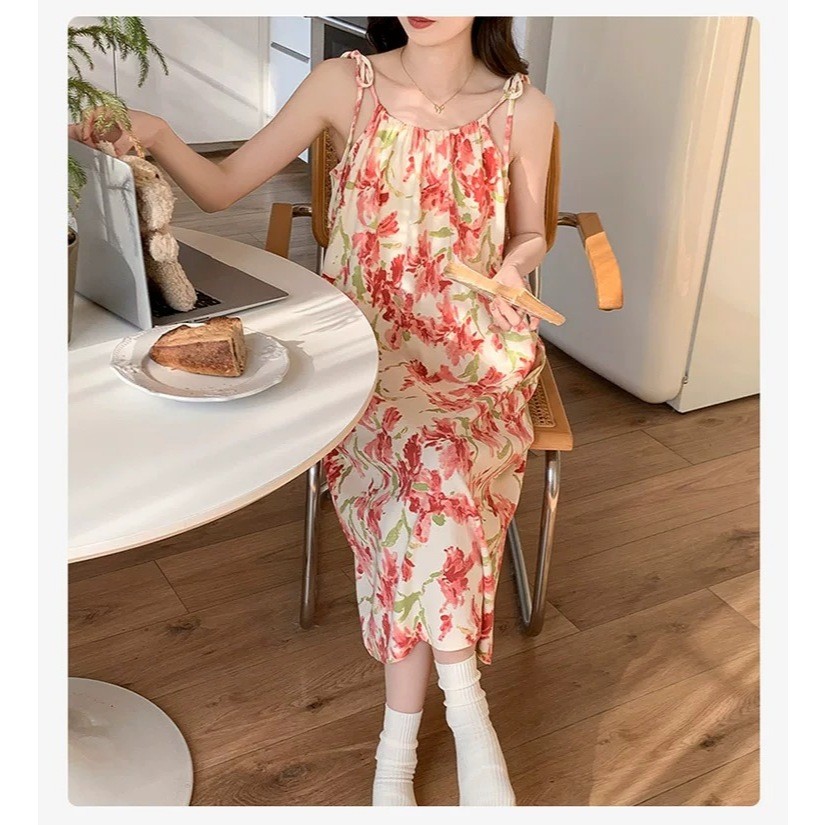 057 SBT ชุดเดรสสายเดี่ยวผู้หญิง สายปรับส่วนคอได้มาพร้อมฟองน้ำในตัว แต่งลายดอกไม้น่ารักๆ ใส่สบายๆ **พ
