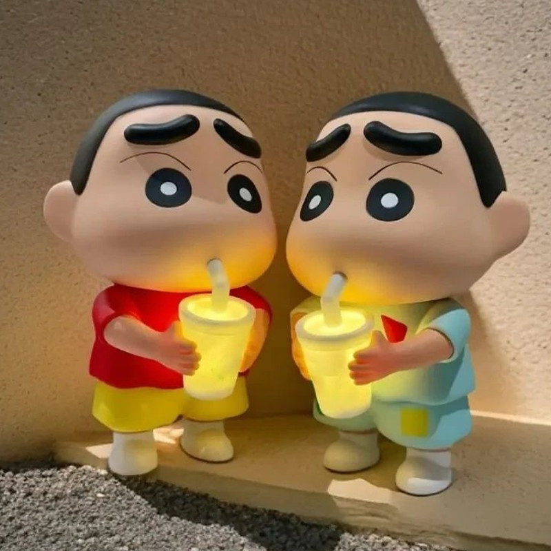 Crayon Shin ChanNigh Tlight ถือชานมแสงเครื่องประดับการ์ตูนข้างโคมไฟตกแต่งบ้าน