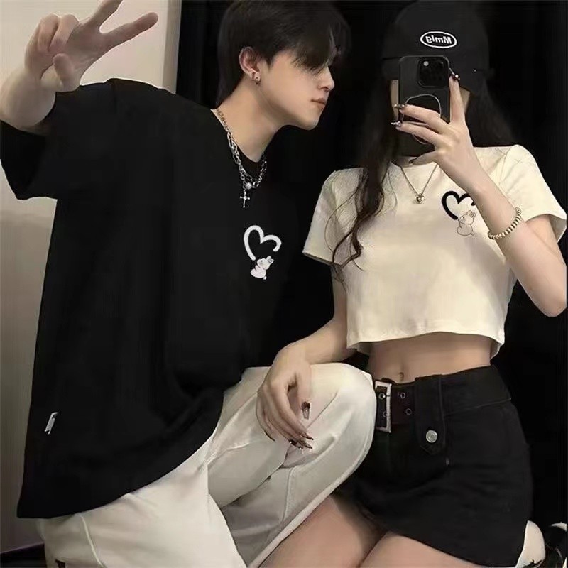 ชุดคู่รักฤดูร้อนใหม่อินเทรนด์ระดับไฮเอนด์เฉพาะกลุ่มเสื้อยืดแขนสั้นหนึ่งตัวยาวหนึ่งตัวสั้น