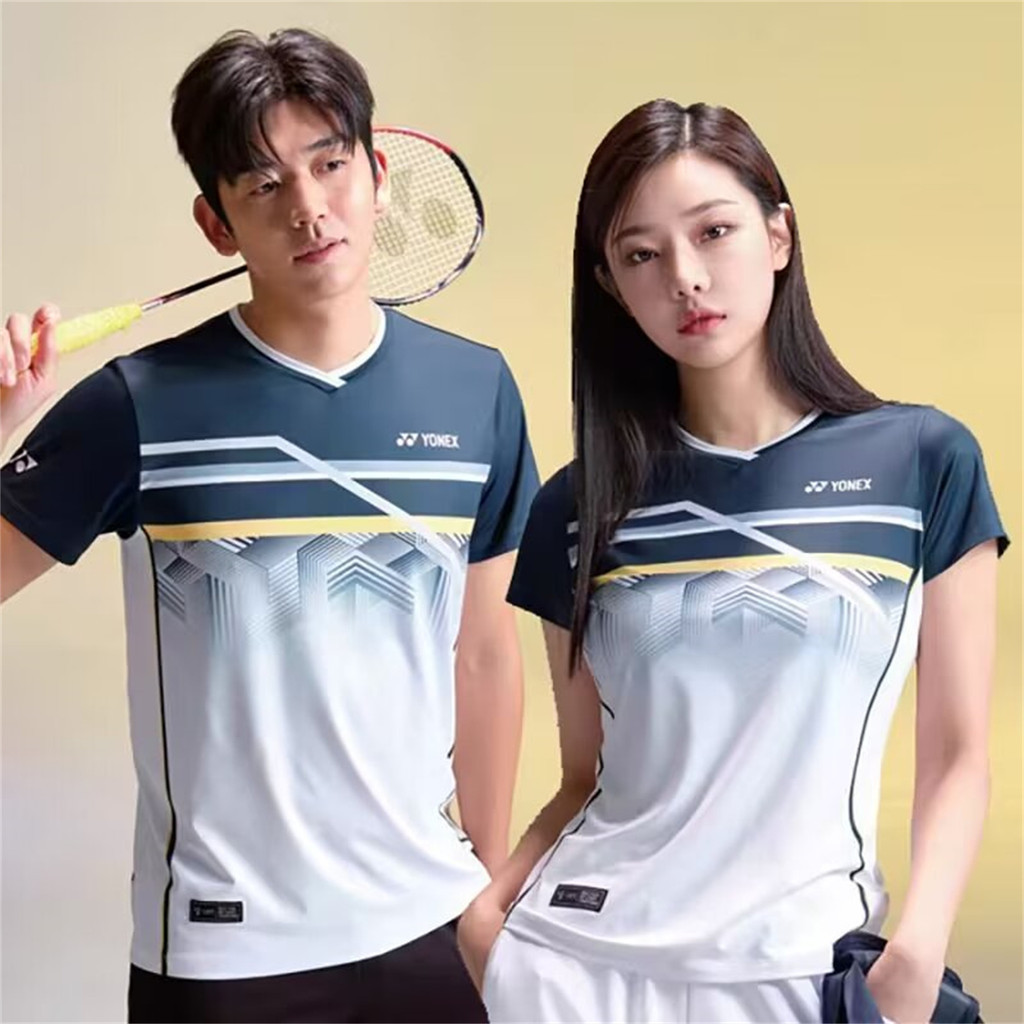 จัดส่งภายใน 48 ชั่วโมงจัดส่งฟรี 2024 ใหม่ ใช่ เสื้อแบดมินตันผู้ชายและผู้หญิงแขนสั้นแห้งเร็วการแข่งขันชุดกีฬา 23011