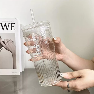 【จัดส่งในกรุงเทพฯ】แก้วน้ำมีฝาปิด 600 มล.แก้วเครื่องดื่มเย็น ถ้วย+ฝาแก้ว+หลอด ลายทางแนวตั้ง เรียบง่าย ชงเครื่องดื่ม