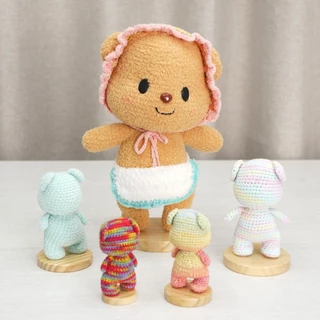 ฐานวางตุ๊กตาถัก พร้อมเข็มในชุด ฐานไม้สน