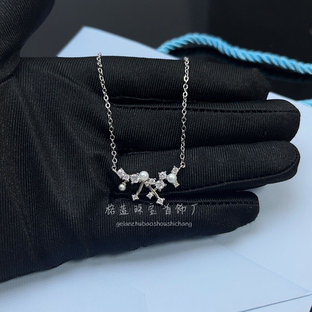 Gentle Little Nebula สร้อยคอหญิงหรูหรา Niche Design High-End Commuterอารมณ์เรียบง่ายเพชรเรียงราย Cla