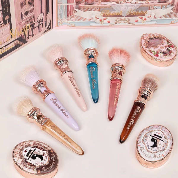 flower knows blush flower knows กล่อง Flower Knows Blush Brush Midsummer Night Series Dot Brush แปรง