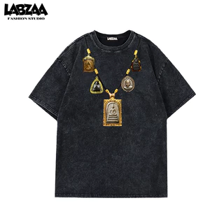 LABZAA วินเทจฟอกน้ำ🌟เสื้อยืดแขนสั้นคอกลม ลายพระพุทธรูปห้อยคอ ผ้าฝ้าย ระบายอากาศ นุ่มใส่สบาย YG1266