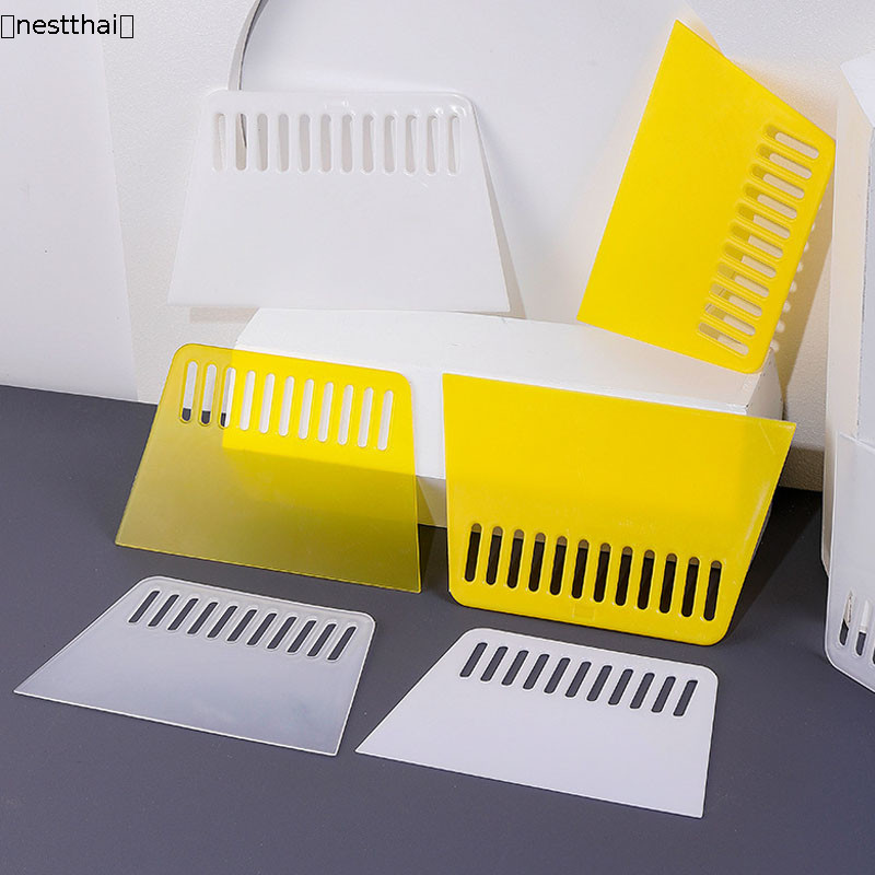 nestthai อุปกรณ์รีดและขูดฟิล์ม 1 ชิ้น ที่รีดสติ๊กเกอร์ ที่รีดฟิล์ม สำหรับไล่อากาศ ฟิล์มติดกระจก สติ๊กเกอร์ ที่ขูดคราบกา