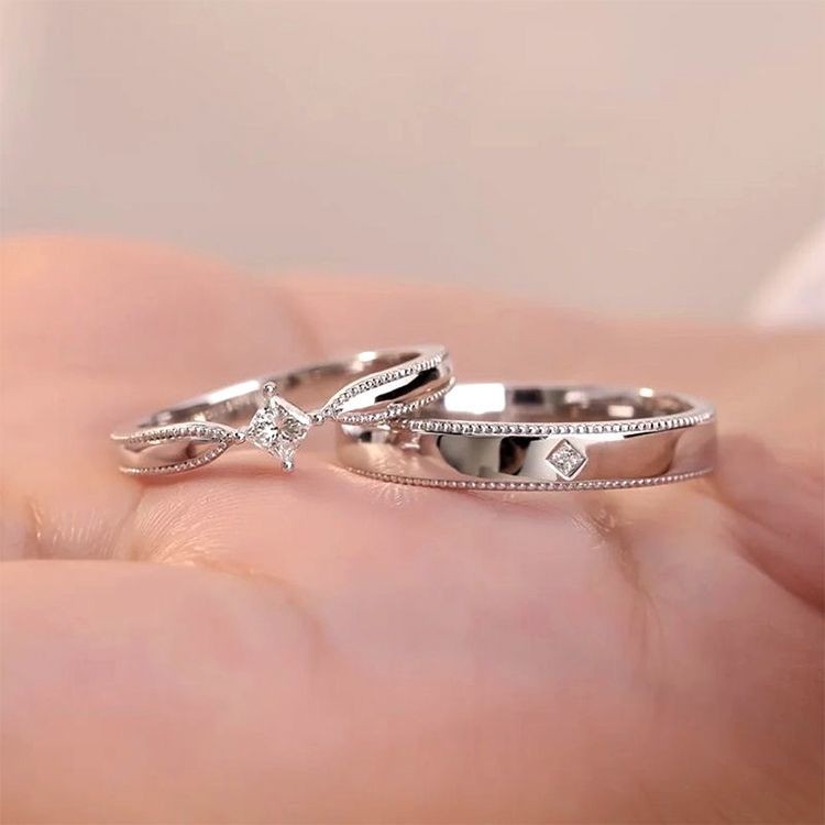 High-End ประณีตสแควร์เจ้าหญิงแหวนเพชรคู่จําลองแหวนคู่งานแต่งงาน Live ปรับแหวนข้อเสนอ Props yy7.24